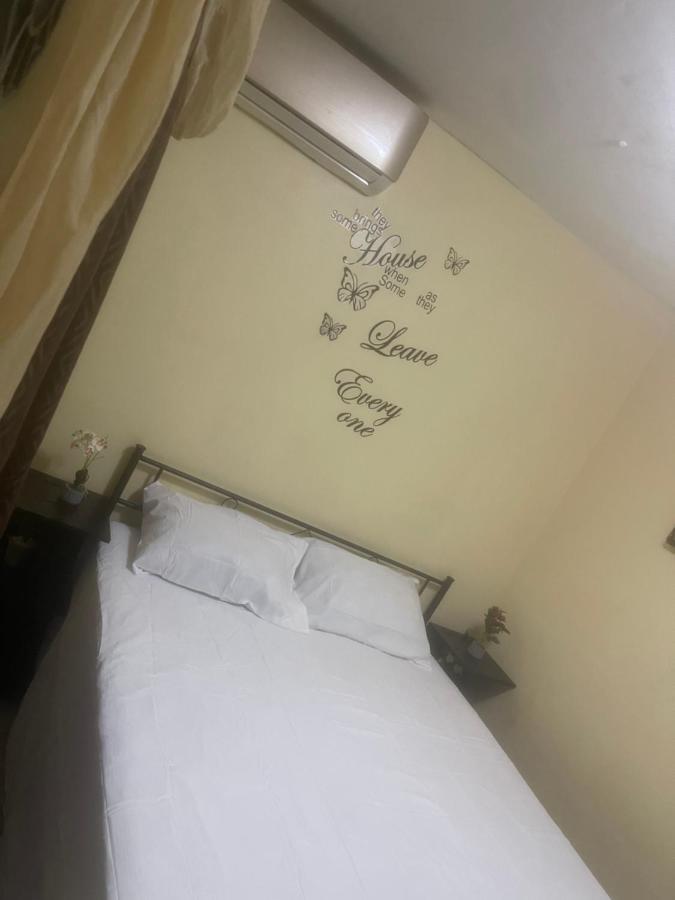 Jamaican R Home Kingston Luaran gambar